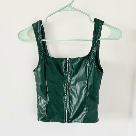 Tops - Brand New Green Zipper Top